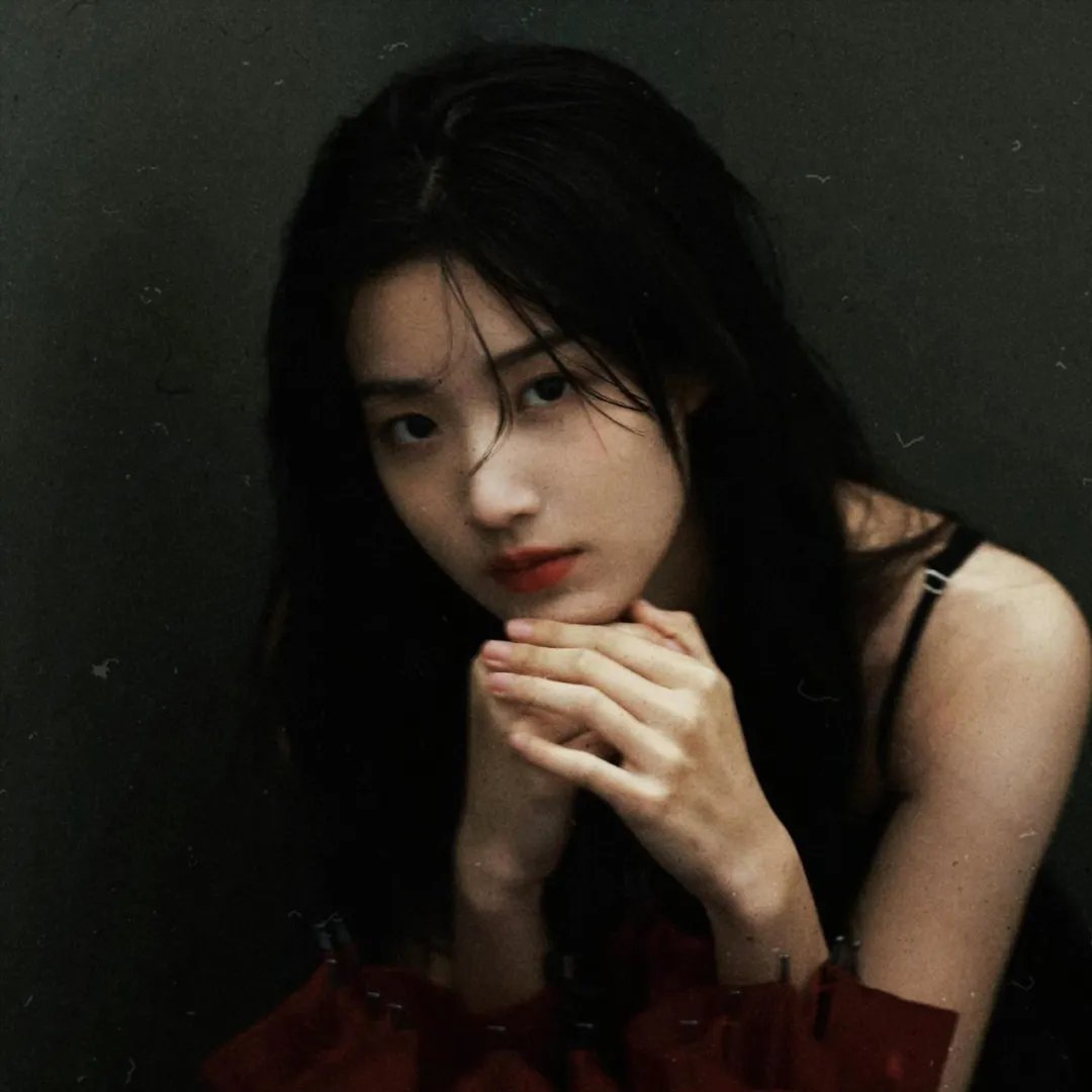 爬墙新娘年十八。 海报